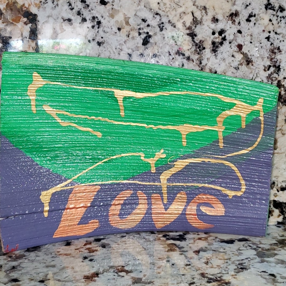HAND PAINTED LOVE OVER GREEN LIPS